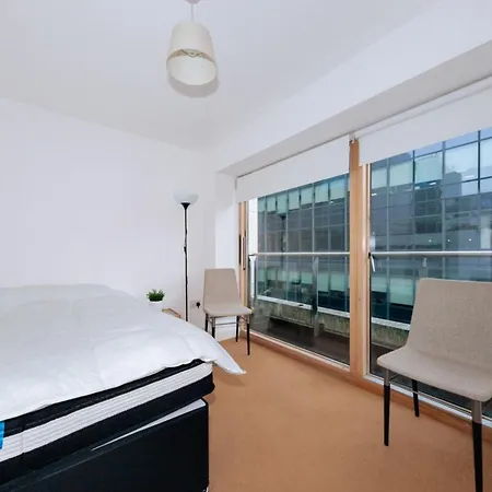 Apartment Contemporary 2bd Flat By The Grand Canal - Dublin!