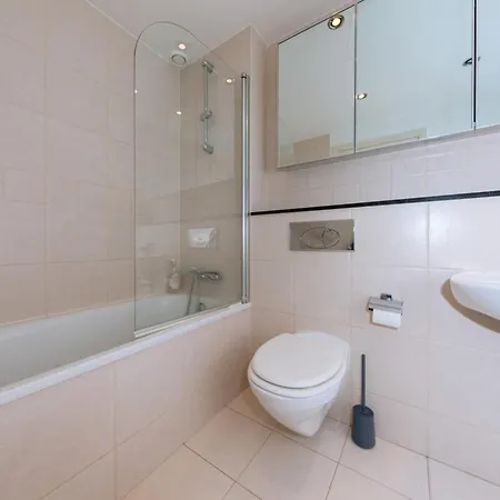 Contemporary 2bd Flat By The Grand Canal - Dublin!
