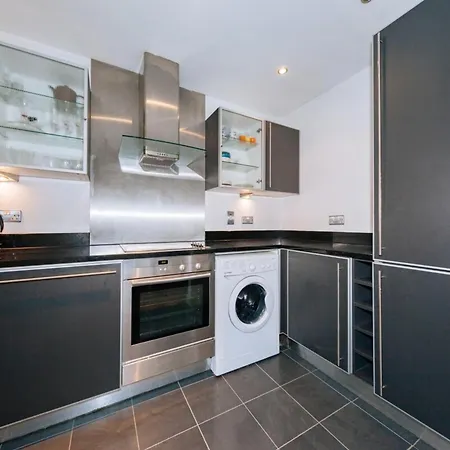 Contemporary 2bd Flat By The Grand Canal - Dublin!